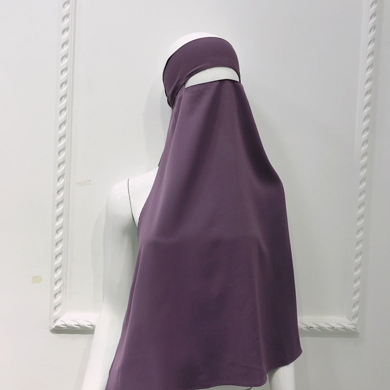 نقاب نسائي بعشرة ألوان