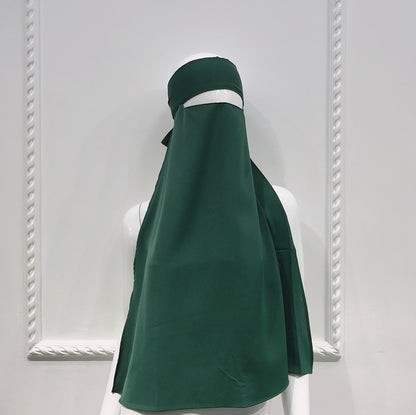 نقاب نسائي بعشرة ألوان