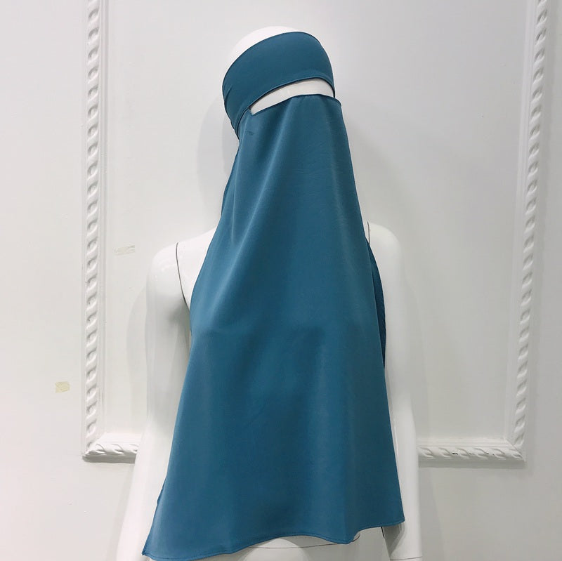 نقاب نسائي بعشرة ألوان