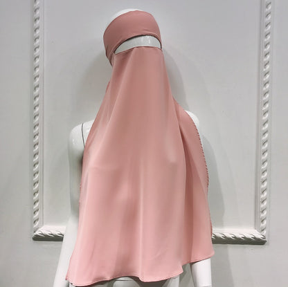 نقاب نسائي بعشرة ألوان