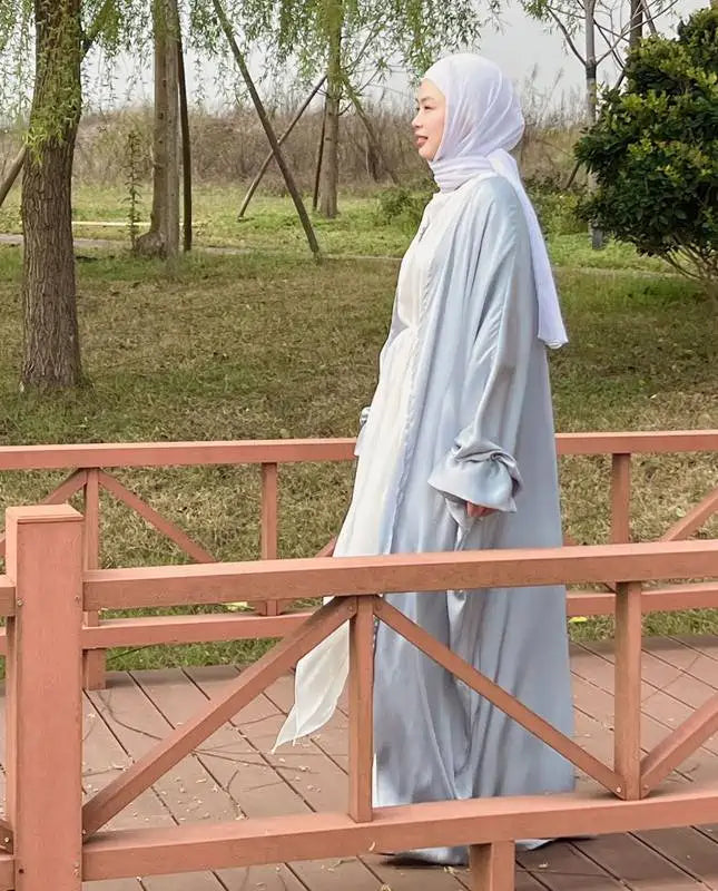 فستان عباية مفتوح بأكمام منتفخة من الساتان للنساء المسلمات