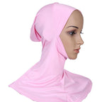 نساء مسلمات يرتدين الحجاب الداخلي